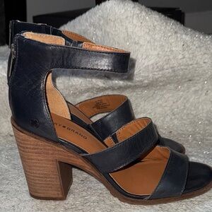 Lucky Brand Women's Navy and Chestnut Heels
